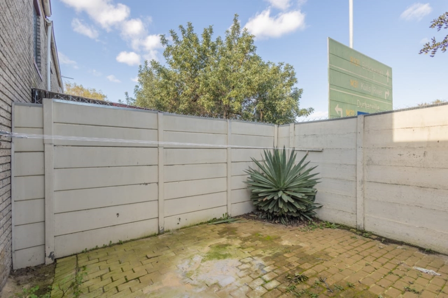 2 Bedroom Property for Sale in Oakglen Western Cape